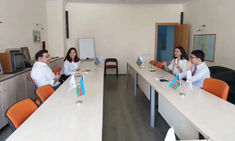 Yaponiyanın Azərbaycan Respublikasındakı Səfirinin Katibi Amada Şunici ilə görüş təşkil olundu.