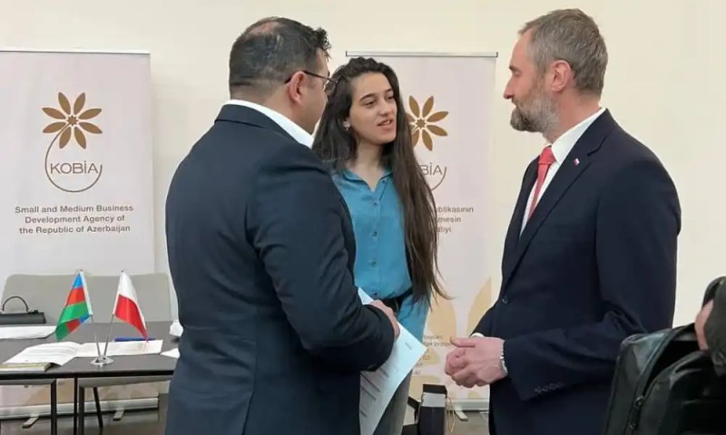 Polşanın Azərbaycandakı səfiri cənab Rafal Poborski ilə görüş keçirdik