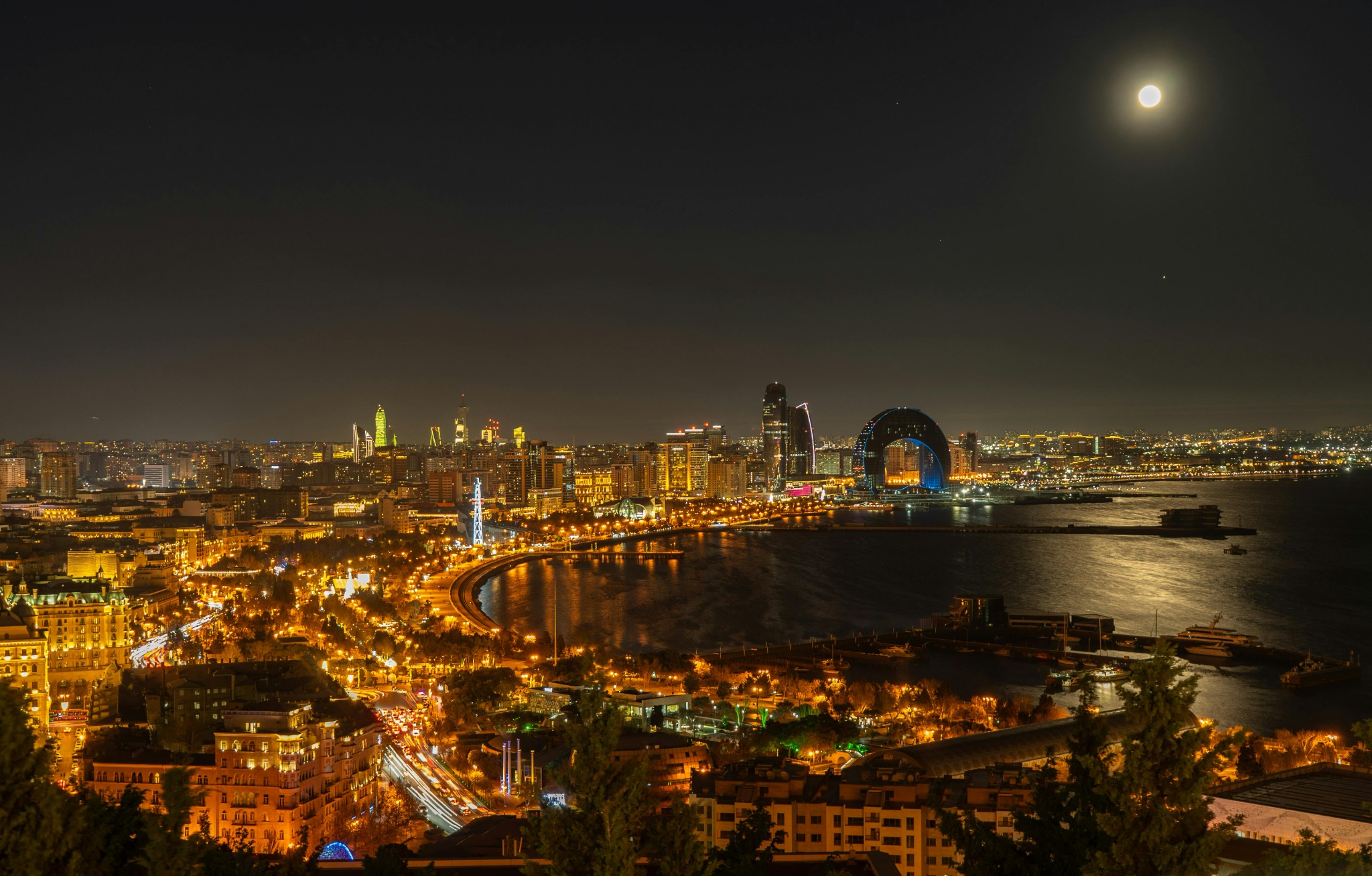 Bakı gecə mənzərəsi